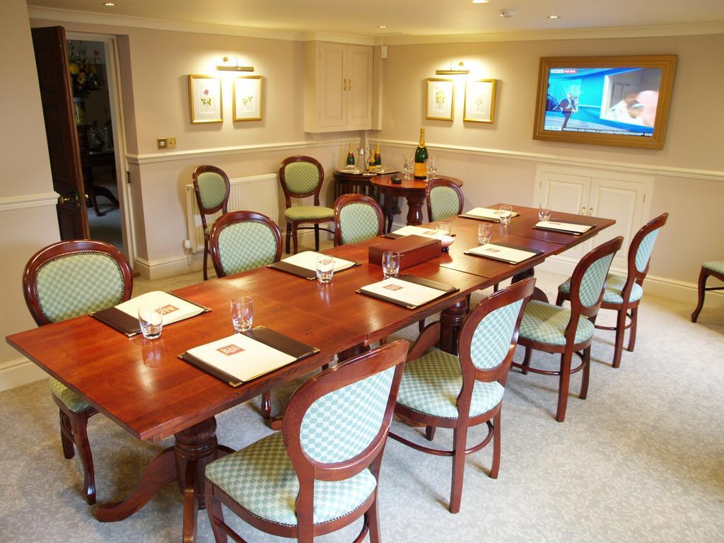 Riverside House Hotel 애쉬본 외부 사진