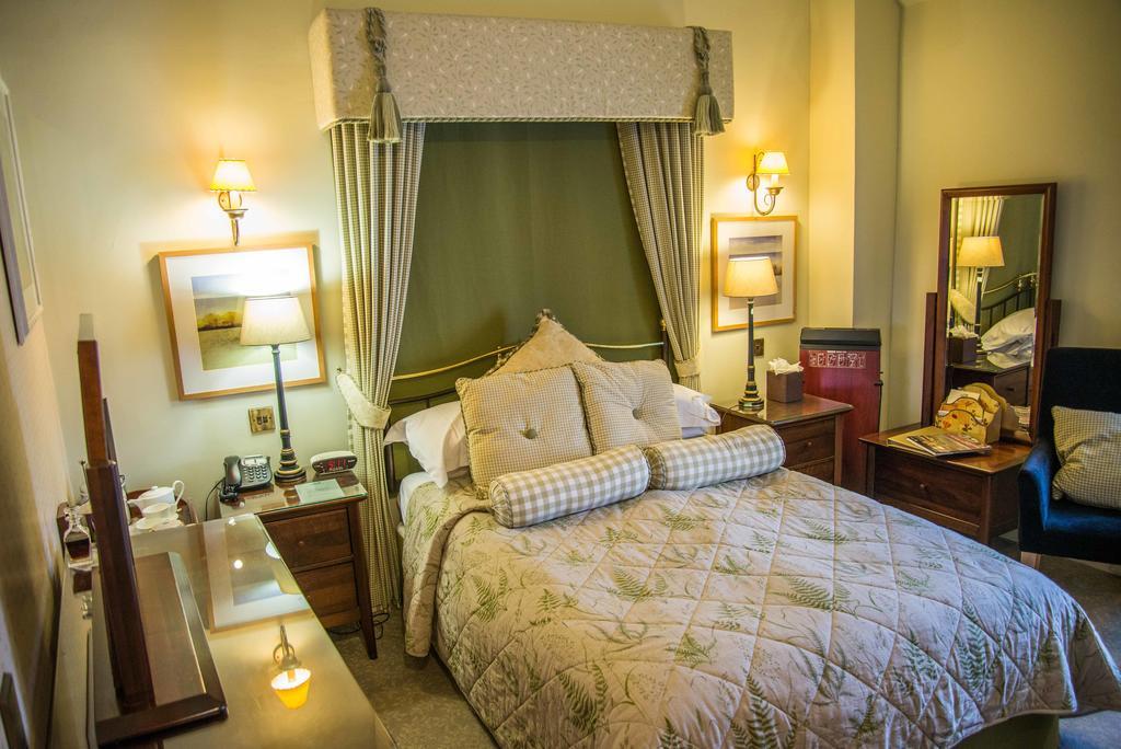 Riverside House Hotel 애쉬본 외부 사진